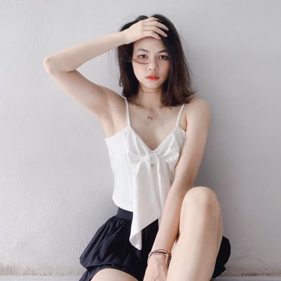 Nếu theo dõi trang cá nhân của Phương Mai, nhiều người sẽ thấy cô nàng có những dòng trạng thái khá hay và chuẩn cho việc "bắt trend".