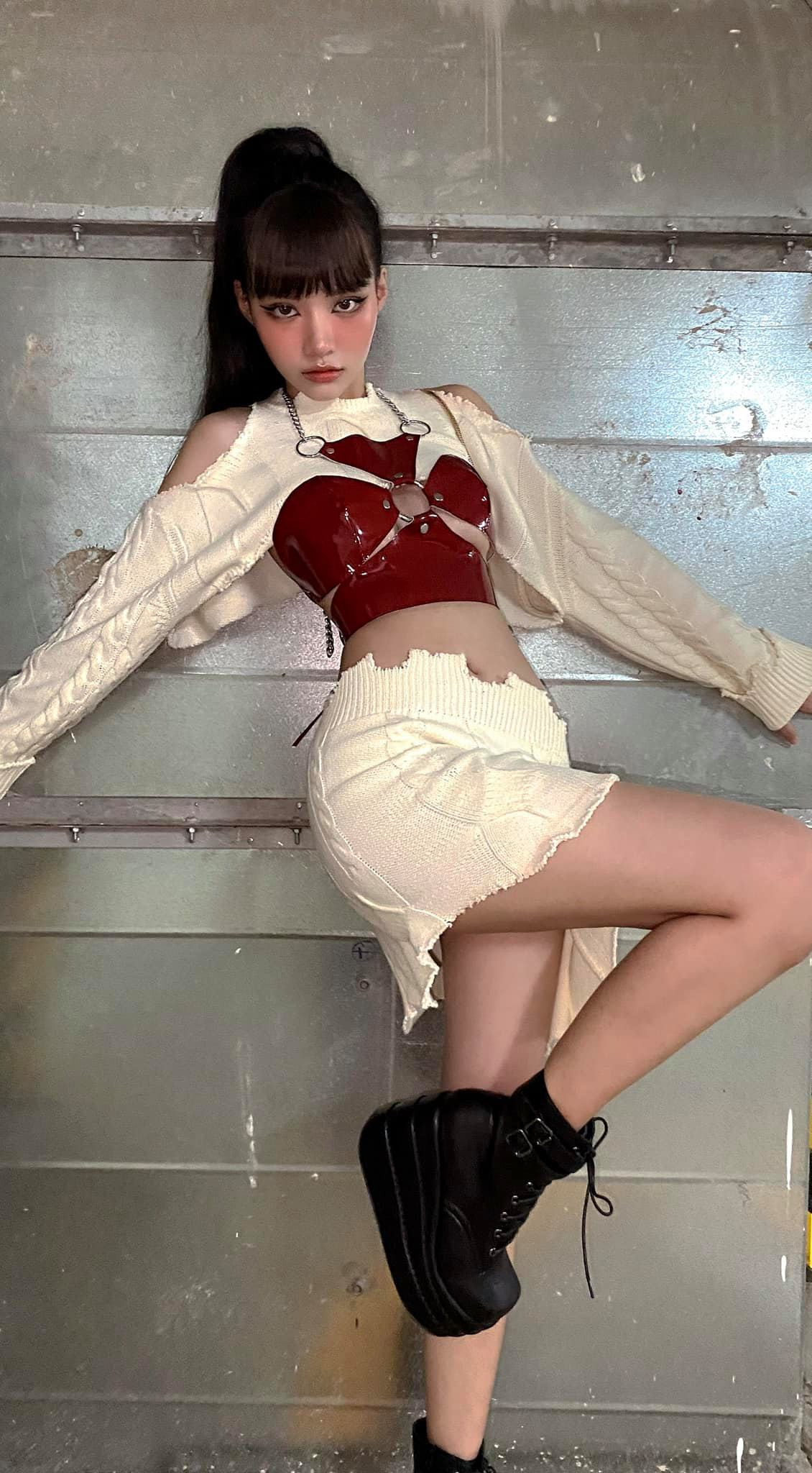 Từ nhan sắc đến vóc dáng của Hồng Ngọc đều ngày càng xịn xò