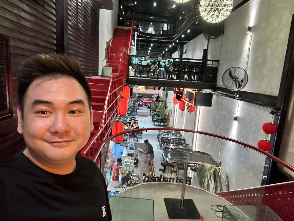 Xoài Non viết trong bài khẳng định đã ly hôn với Xemesis: "Trước hết, mình muốn gửi lời cảm ơn đến tất cả những người đã yêu mến và ủng hộ chúng mình. Và mình rất tiếc phải thông báo rằng mối quan hệ của chúng mình đã kết thúc. Cảm ơn vì đã làm cho thanh xuân của em trở nên tươi đẹp!".