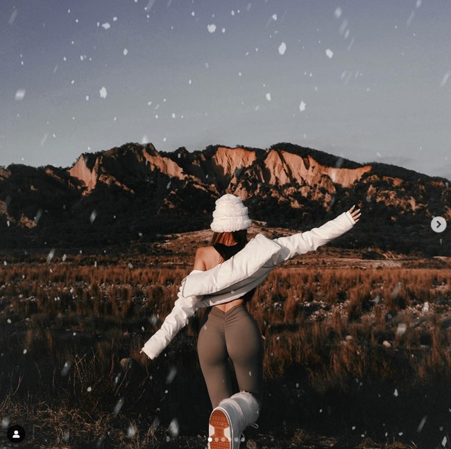 Vẻ đẹp của Yanbaby có thể coi là chuẩn mực ở phương Tây nhưng đối với người Á châu, cô cần siết eo cũng như giảm thêm mỡ ở bắp đùi nếu muốn trở nên hoàn hảo.