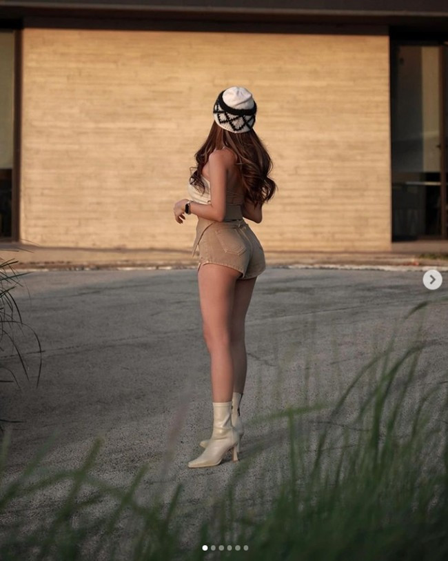 Dẫu vậy, Yanbaby chưa bao giờ có ý định giảm cân hay thay đổi hình tượng. Người đẹp luôn ăn uống đầy đủ dưỡng chất thay vì kiêng khem với mong muốn duy trì body khỏe khoắn.