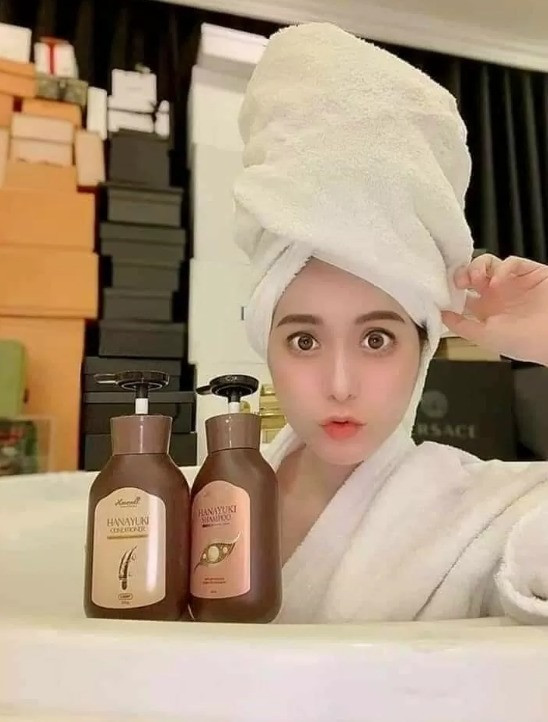 Quyết định thu hồi của Bộ Y tế cho thấy sản phẩm không chỉ chứa chất hóa học vượt ngưỡng mà còn có nguy cơ nhiễm vi sinh vật, đe dọa sức khỏe người dùng. Điều này hoàn toàn trái ngược với hình ảnh “an toàn tuyệt đối” mà Đoàn Di Băng từng vẽ ra trong các livestream bán hàng.