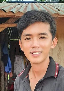 Mới đây, trên kênh YouTube 3,9 triệu người theo dõi, Sang Vlog đã đăng tải video mới gây chú ý. Trong clip, chàng trai quê Đồng Nai bất ngờ thú nhận với mẹ về việc mình đang mắc nợ một số tiền lớn.