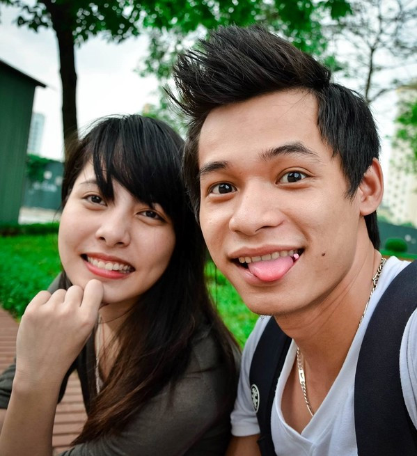 Không chỉ được yêu mến bởi sự tài giỏi đa lĩnh vực, Độ Mixi còn khiến nhiều người ngưỡng mộ vì có gia đình nhỏ hạnh phúc với vợ và 2 cậu con trai đáng yêu. Tuy nhiên, ít ai biết rằng, thời điểm mới kết hôn, chàng streamer người Tày từng không được gia đình vợ ưng ý.