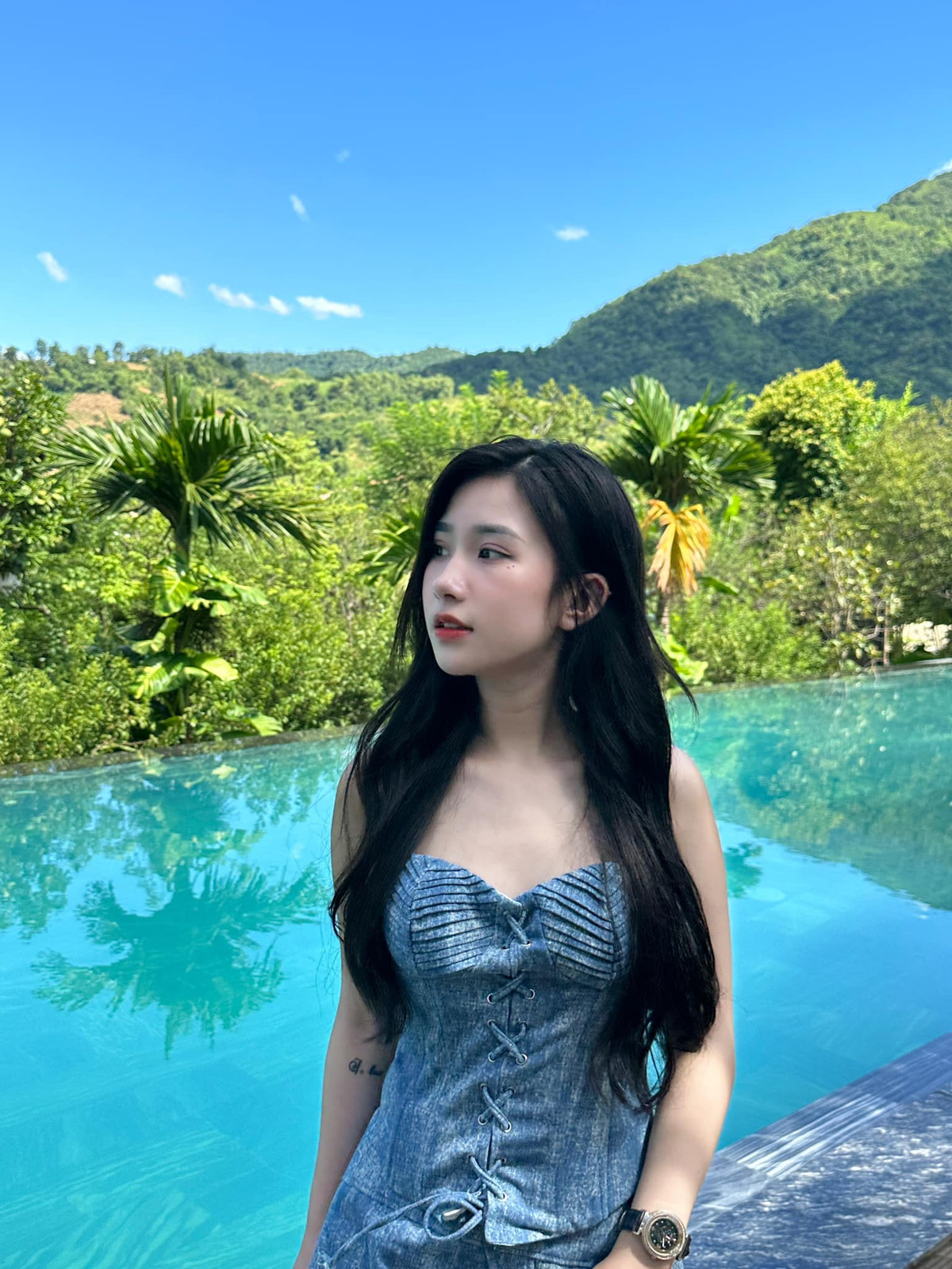 Sau đó không lâu, Tiểu Hý được nhiều người ưu ái gọi là "vợ quốc dân".