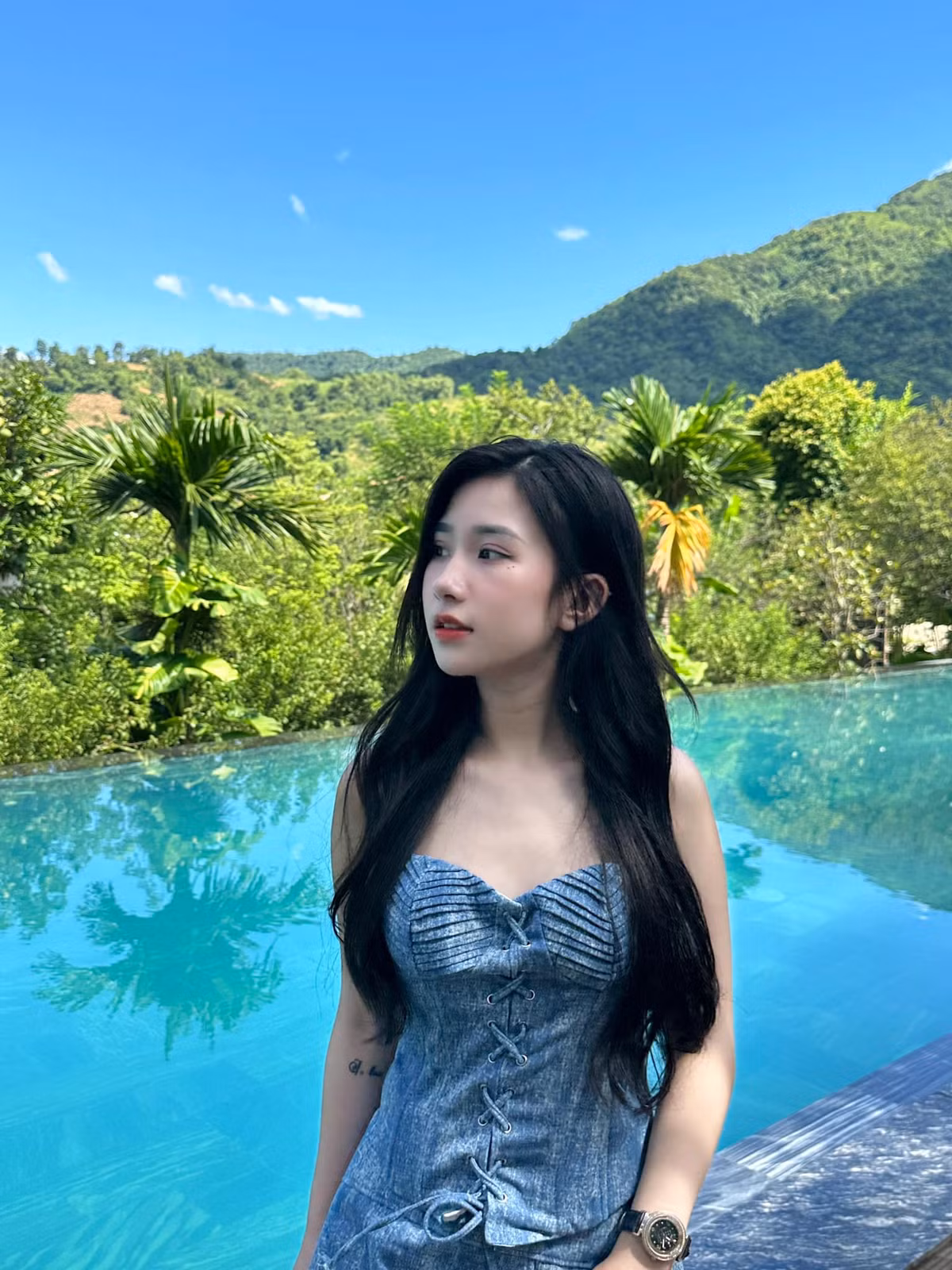 Sau đó không lâu, Tiểu Hý được nhiều người ưu ái gọi là "vợ quốc dân".