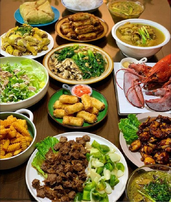 Cúng Rằm tháng 7 không nhất thiết phải đúng vào ngày 15/7 Âm lịch mà có thể vào bất kỳ ngày nào trong tháng 7 Âm lịch miễn là trước 12h ngày 15/7.