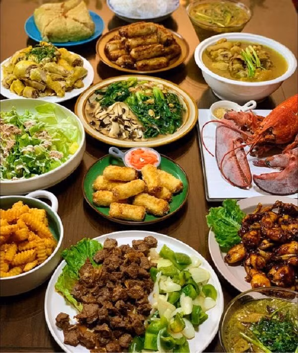 Cúng Rằm tháng 7 không nhất thiết phải đúng vào ngày 15/7 Âm lịch mà có thể vào bất kỳ ngày nào trong tháng 7 Âm lịch miễn là trước 12h ngày 15/7.