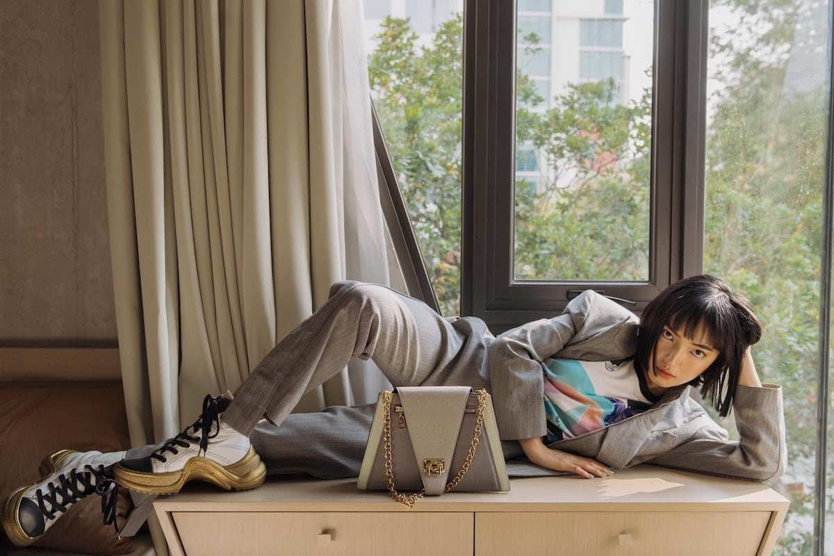 Đáng chú ý nhất, căn hộ của Châu Bùi có khu vực ban công rộng rãi, cô nàng trồng nhiều cây cối và luôn lựa chọn lấy đó làm góc để thư giãn.