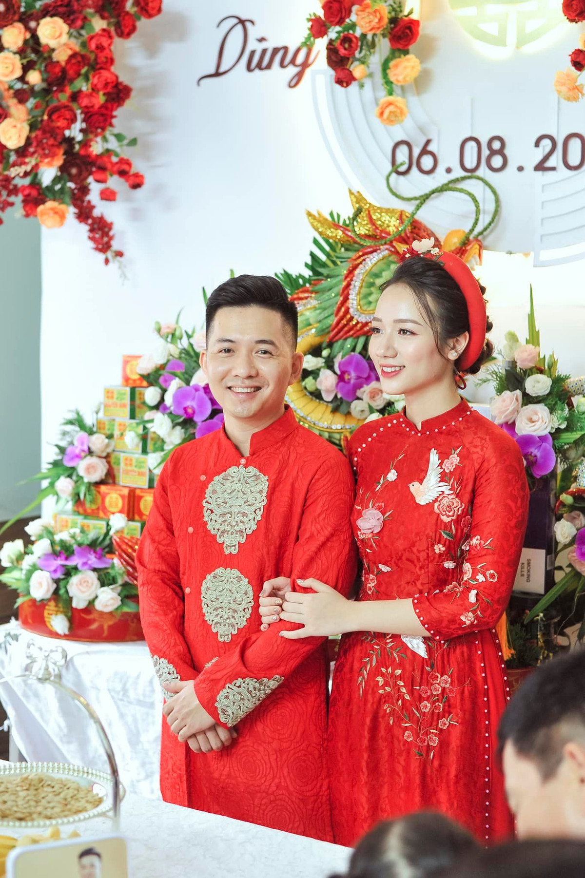 Dù "đồng bo" của gái xinh là do bạn thân giới thiệu từ trước, nhưng "nơi tình yêu bắt đầu" cặp đôi đang hot trong cộng đồng game thủ này lại là "cảnh giường chiếu" trong game.