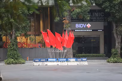 Góc phố Lê Đại Hành với Vân Hồ.