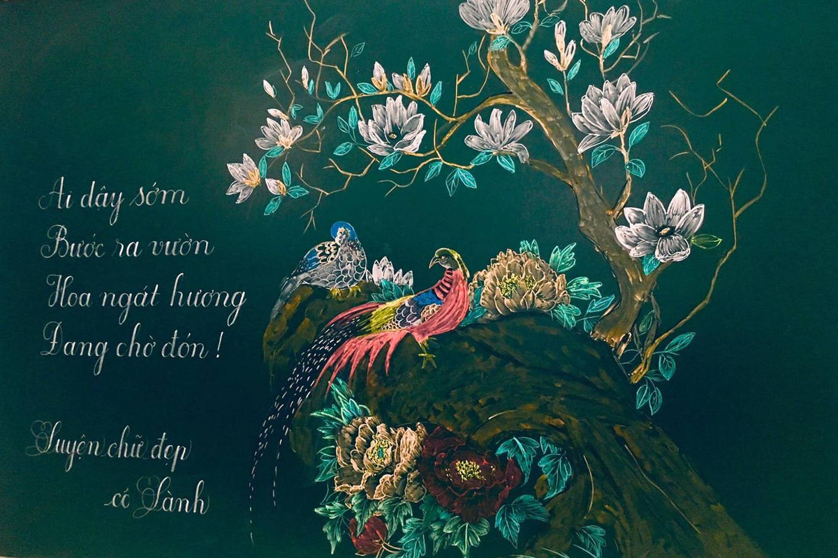 Yêu thích hội họa, cô Lành thường học vẽ trên mạng, sau đó đi học một khóa cơ bản. Những bức tranh sau khi vẽ đều được cô giáo xứ Huế chụp lại để làm kỷ niệm.