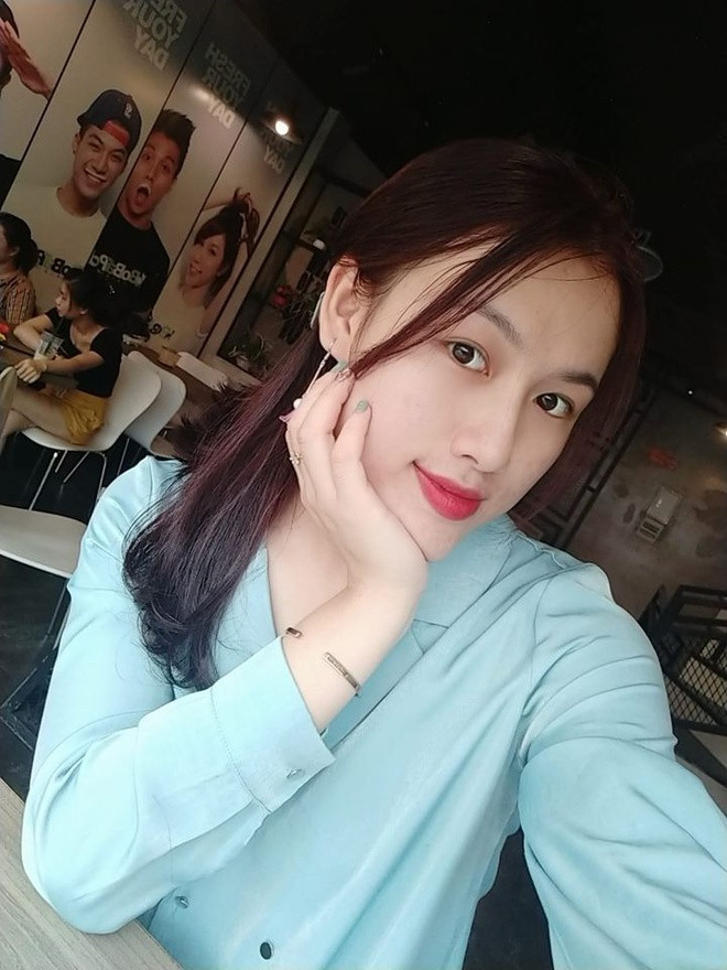 Chia sẻ về bí quyết học tập, nữ thủ khoa tiết lộ ngoài việc học trên lớp, cô chú ý tiếp thu kiến thức từ nguồn sách báo trên Internet. Trước mỗi kỳ thi, Giang dành toàn bộ thời gian tập trung cho việc ôn luyện.