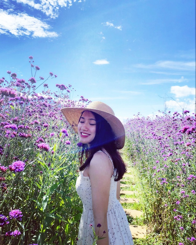 Về chuyện tình cảm, nữ thiếu úy không đặt ra mẫu bạn trai lý tưởng. Trong thời gian tới, Giang muốn tập trung hoàn thành tốt nhiệm vụ được giao. Hiện tại, cô công tác tại Công an tỉnh Thái Bình.