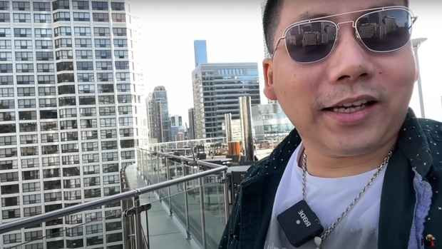 Ngoài nhà hàng, khách sạn của cựu Tổng thống Mỹ còn có phòng tập gym, bể bơi...