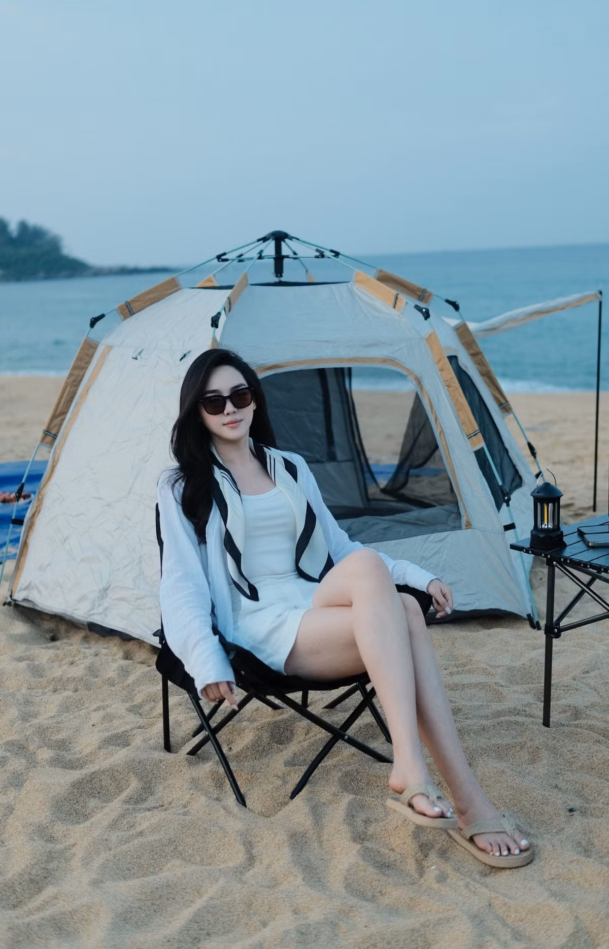 Ở phần bình luận, rất nhiều bạn bè, người thân, người yêu mến vào xuýt xoa, khen ngợi nhan sắc ngày càng thăng hạng của hiện tượng mạng đến từ Nam Định.