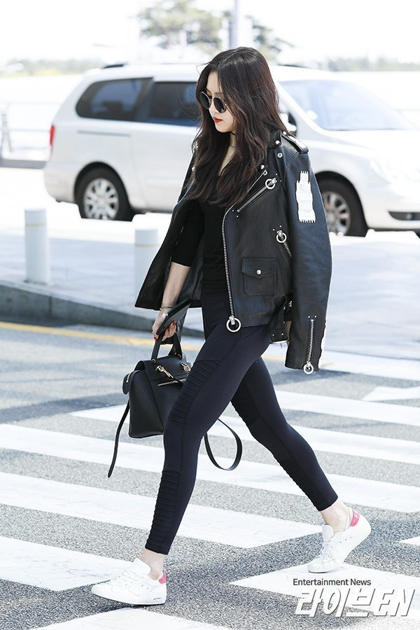 Sở dĩ, Na Eun được đặt cho biệt danh này là bởi trong video tập luyện của ca khúc "Luv" của nhóm, nữ ca sĩ Hàn Quốc chỉ mặc áo phông và legging nhưng vẫn cuốn hút khiến cư dân mạng không thể rời mắt.