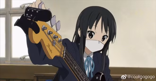 Á Nam còn được nhận xét giống như nhân vật bước ra từ anime. Cô trở thành niềm cảm hứng cho nhiều tác phẩm của các họa sĩ trên mạng.