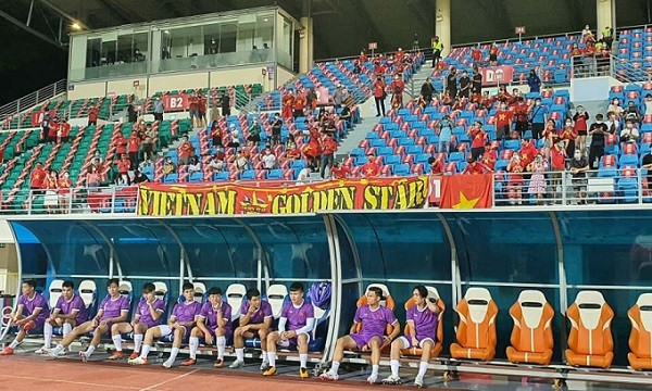 Thang nhe Lao, doi tuyen Viet Nam thi uy cac doi thu cung bang-Hinh-9