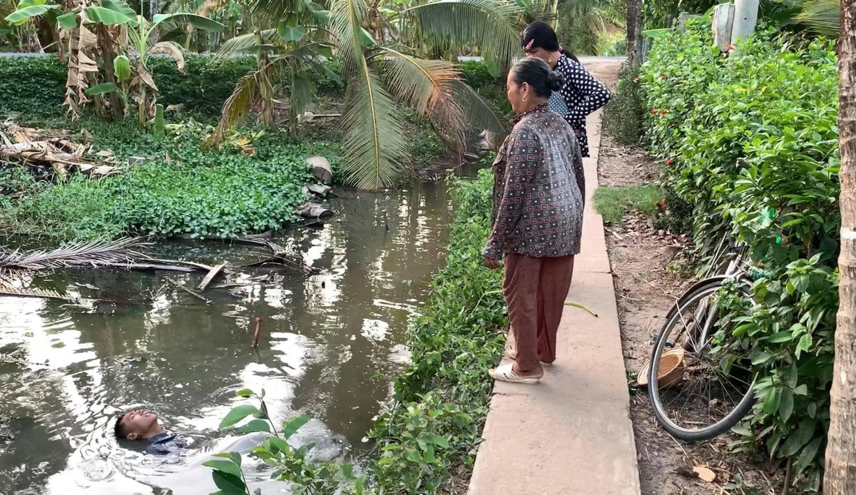 Cái kết của bộ ảnh khiến dân mạng đặc biệt là hội chị em rất hả hê.