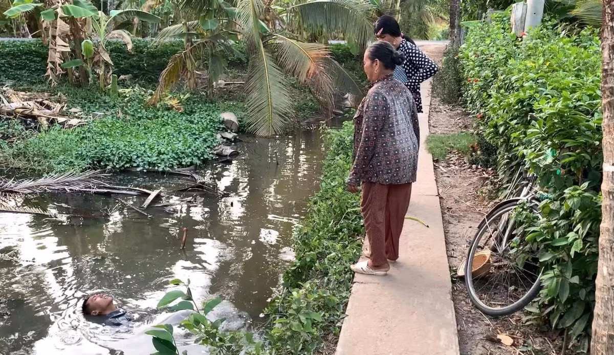 Cái kết của bộ ảnh khiến dân mạng đặc biệt là hội chị em rất hả hê.