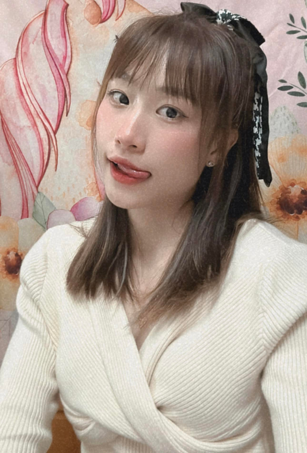 Ở cuộc sống thường ngày, Mỹ Tiên luôn biến hóa đa dạng với nhiều phong cách thời trang.