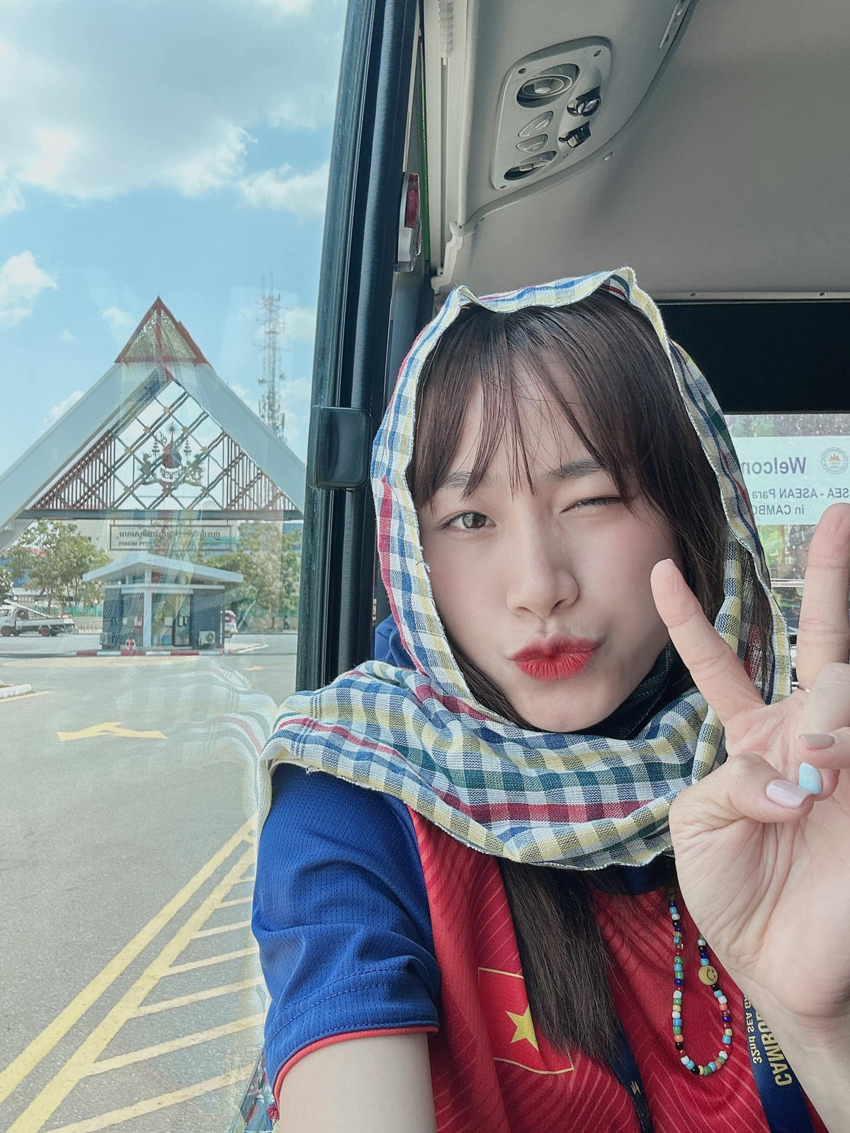 Dù có đến 12 năm tập luyện điền kinh, trước khi SEA Games 32 diễn ra, Mỹ Tiên gần như không có được thành tích nào nổi bật. Do thường xuyên dính phải chấn thương nên ngay cả khi tham gia các giải đấu trong nước, nữ VĐV điền kinh quê Vĩnh Long cũng đều nhận về kết quả không tốt.