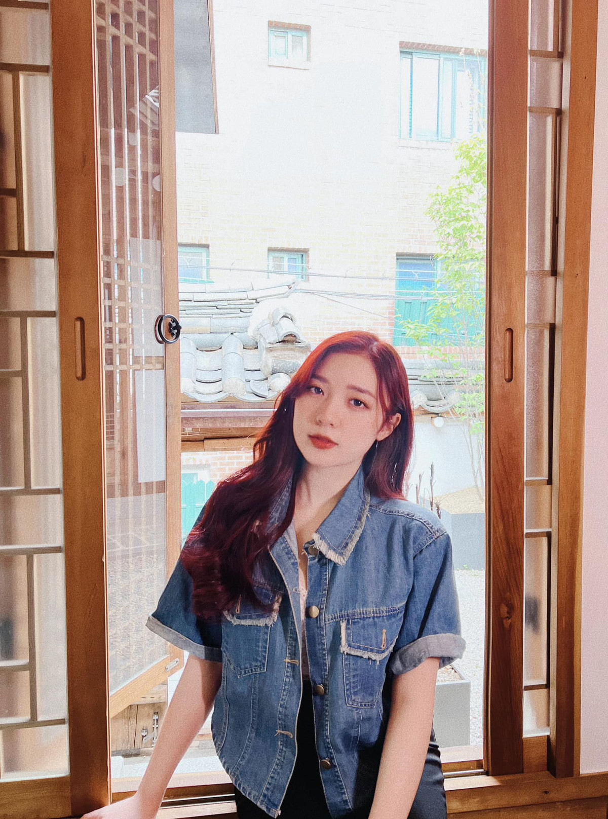 Nguyên do bởi bên cạnh thân hình thon thả, nuột nà, nữ streamer dưới trướng Thầy Giáo Ba còn sở hữu vẻ đẹp ngọt ngào, thanh khiết tựa "nàng thơ".