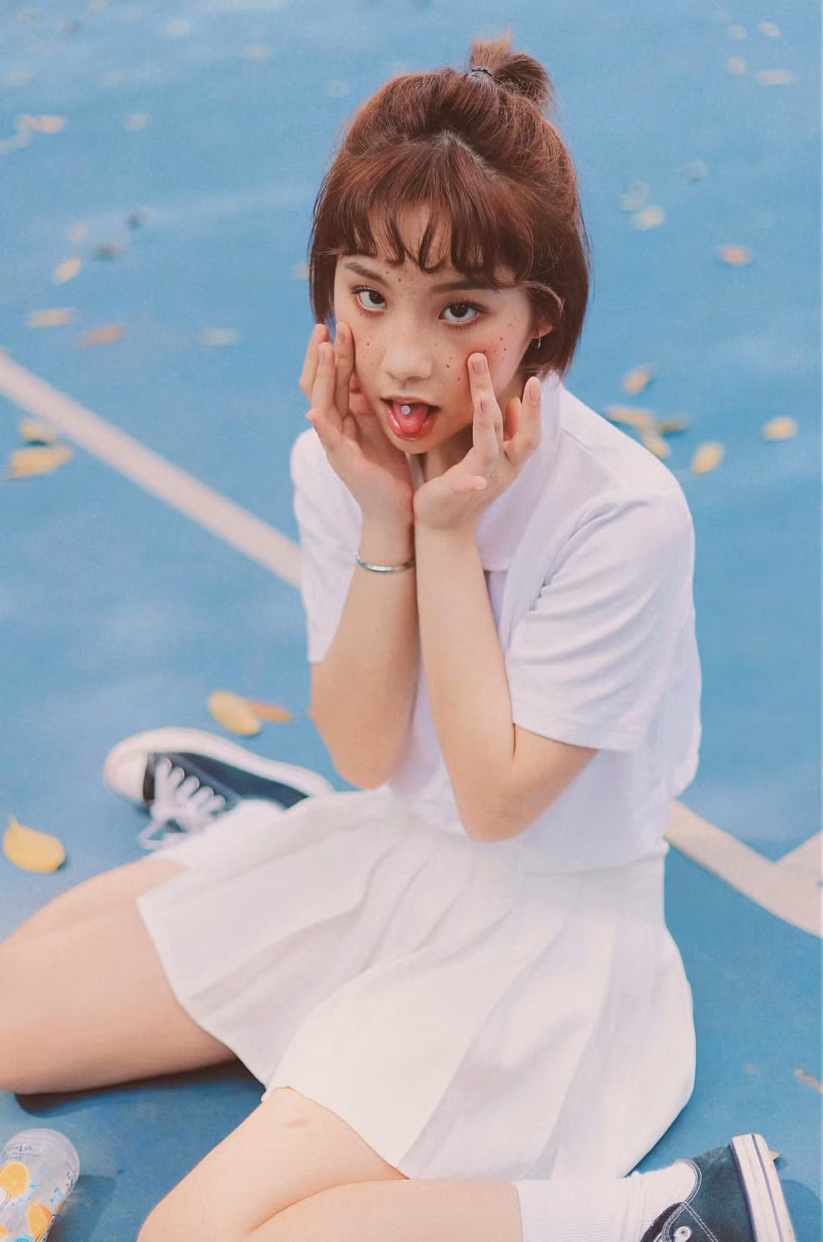 Mới đây, netizen soi ra chi tiết khiến nhiều người chú ý tới Thu Hà Ceri hơn cả là chiếc lưỡi đeo khuyên đầy ấn tượng.