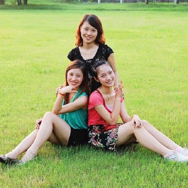 Một loạt câu trả lời được hai chị của Khánh Vy đưa ra đều chính xác với tốc độ siêu nhanh mặc dù câu hỏi khá khoai. Được biết trước đó cô nàng cũng thực hiện thử thách này với cháu gái nhỏ tuổi.