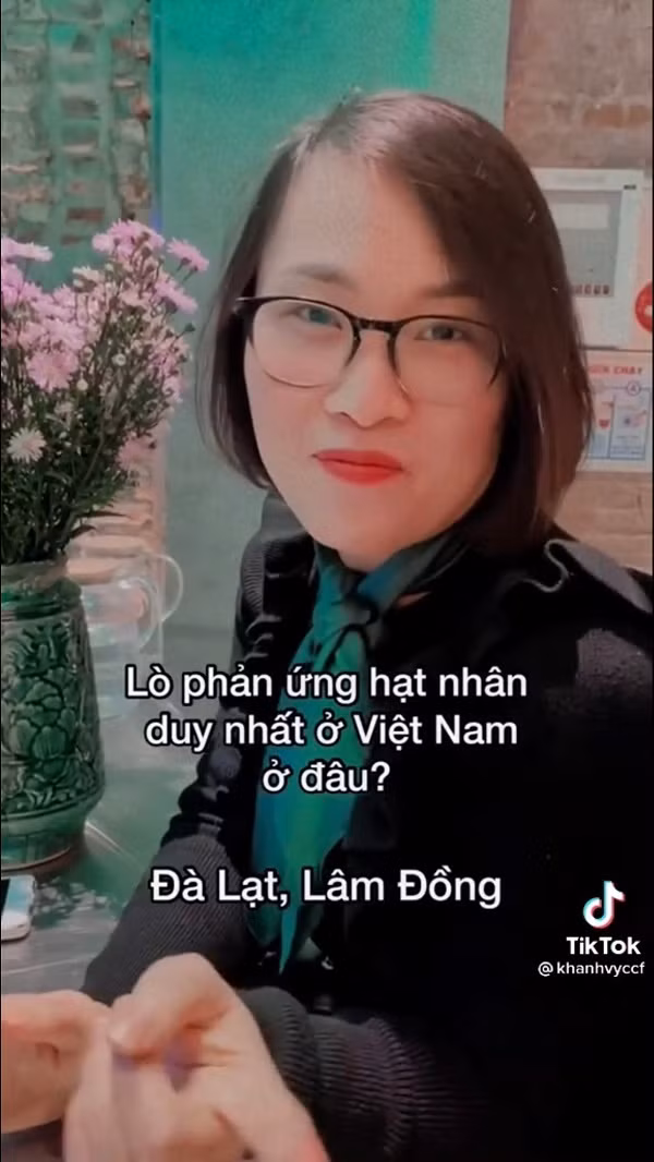 Mới đây, Khánh Vy lại khiến cư dân mạng được một phen ngỡ ngàng khi đăng tải đoạn clip “check” hai người chị gái trên nền tảng TikTok.