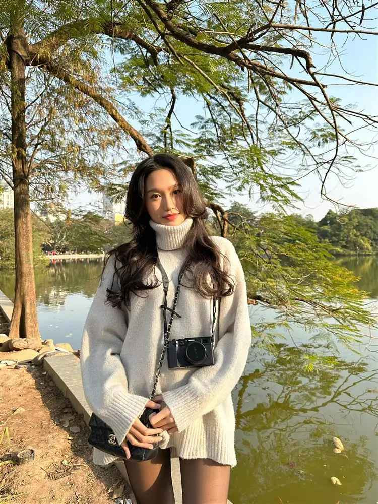 Thời gian qua bạn gái Đoàn Văn Hậu là Doãn Hải My liên tục gây chú ý khi sở hữu gu thời trang đa dạng.