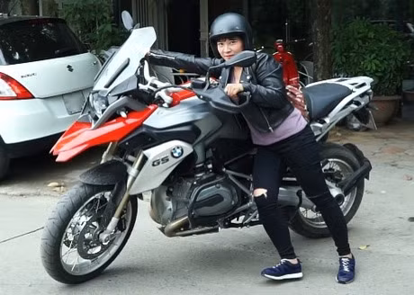 Hội chị em tỏ ra rất đồng cảm bởi nhiều người còn phải xuống xe đứng dừng đèn đỏ, ngày nào cũng khổ tâm vì chiều cao khiêm tốn.