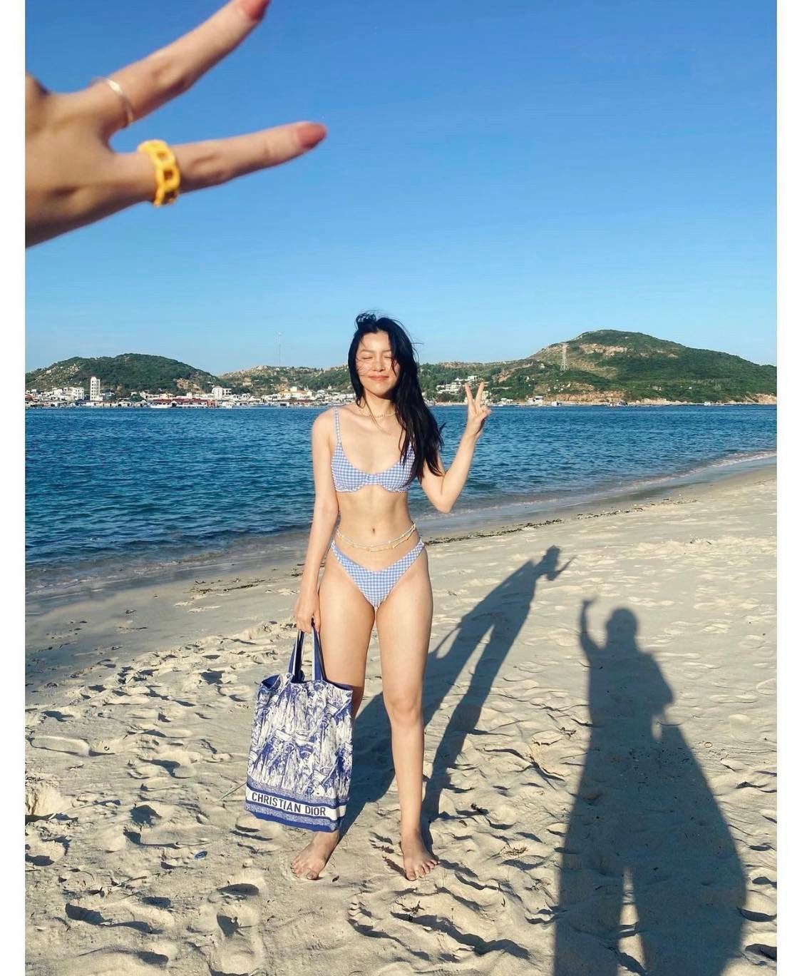 Là một beauty blogger, Lê Hà Trúc thường xuyên chia sẻ những bí quyết làm đẹp, giữ dáng, nhận được nhiều sự yêu thích của hội chị em.