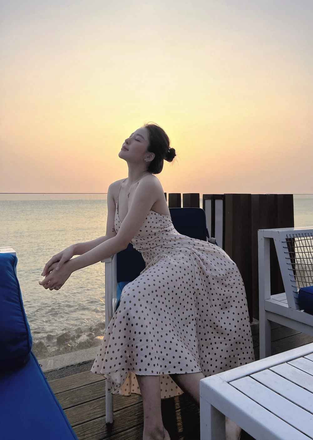 Trâm Anh có tham gia một vai diễn nhỏ trong phim "Biệt thự đèn lồng đỏ". Trên trang cá nhân có hơn 400 nghìn người theo dõi, cô nàng khiến nhiều người trầm trồ khi khoe cuộc sống cực kỳ sang chảnh.