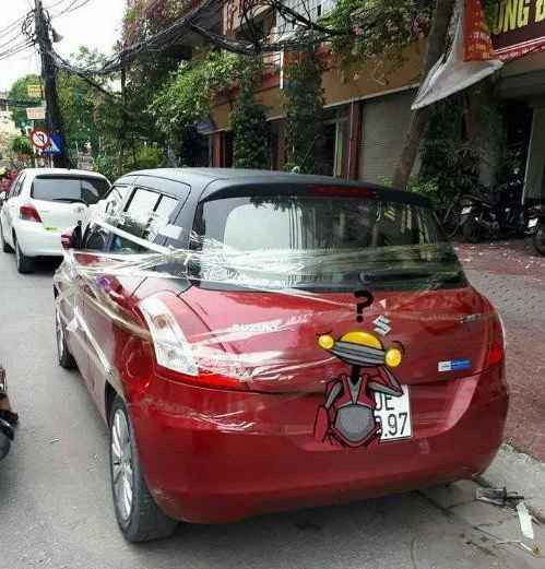 Thậm chí, có chiếc còn bị dán băng dính chằng chịt.