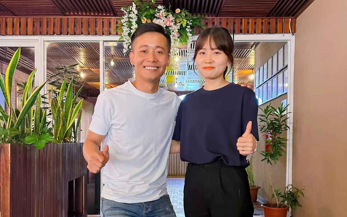 Được biết Nhật Lệ sinh năm 1996, đã kết hôn và sinh sống tại Nghệ An. Cô từng có khoảng thời gian sang Nhật Bản du học và làm việc.