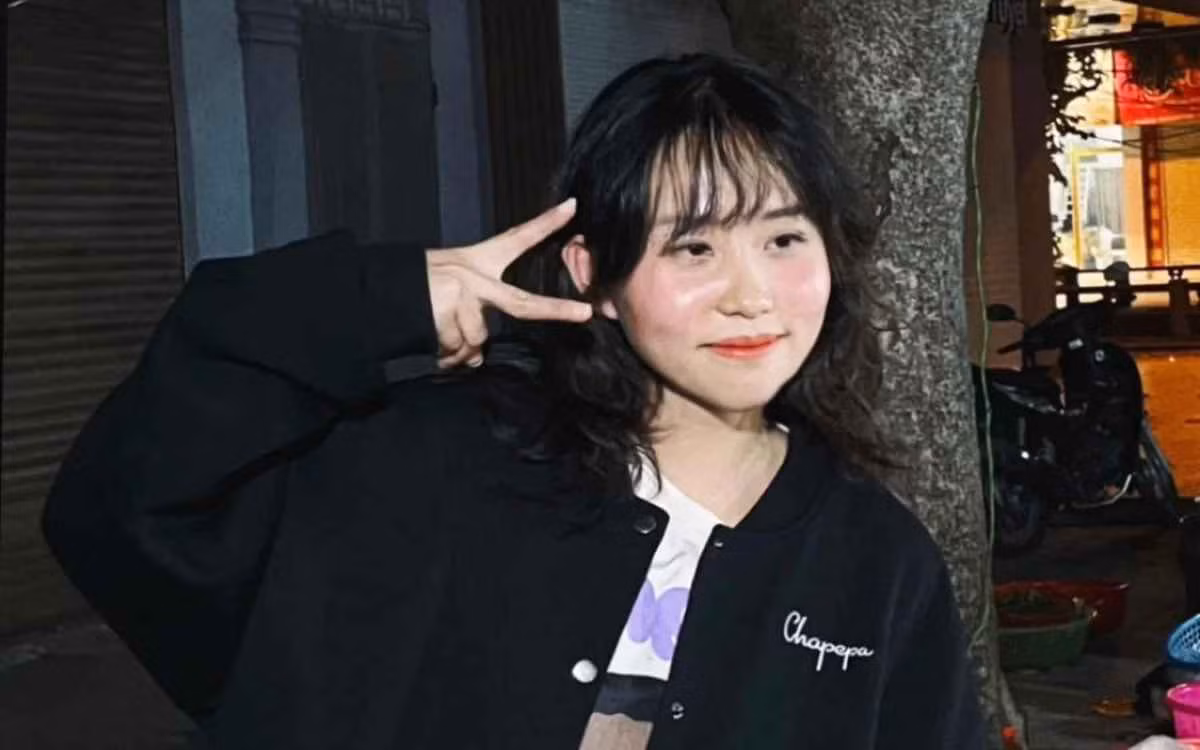 Nhiều người vô cùng xúc động khi nhìn thấy hình ảnh của Nhật Lệ, cô gái nhỏ nhắn, sẵn sàng "lăn xả" ở mọi lúc, mọi nơi để vận hành công việc cùng em trai với khoảng cách địa lý xa xôi.