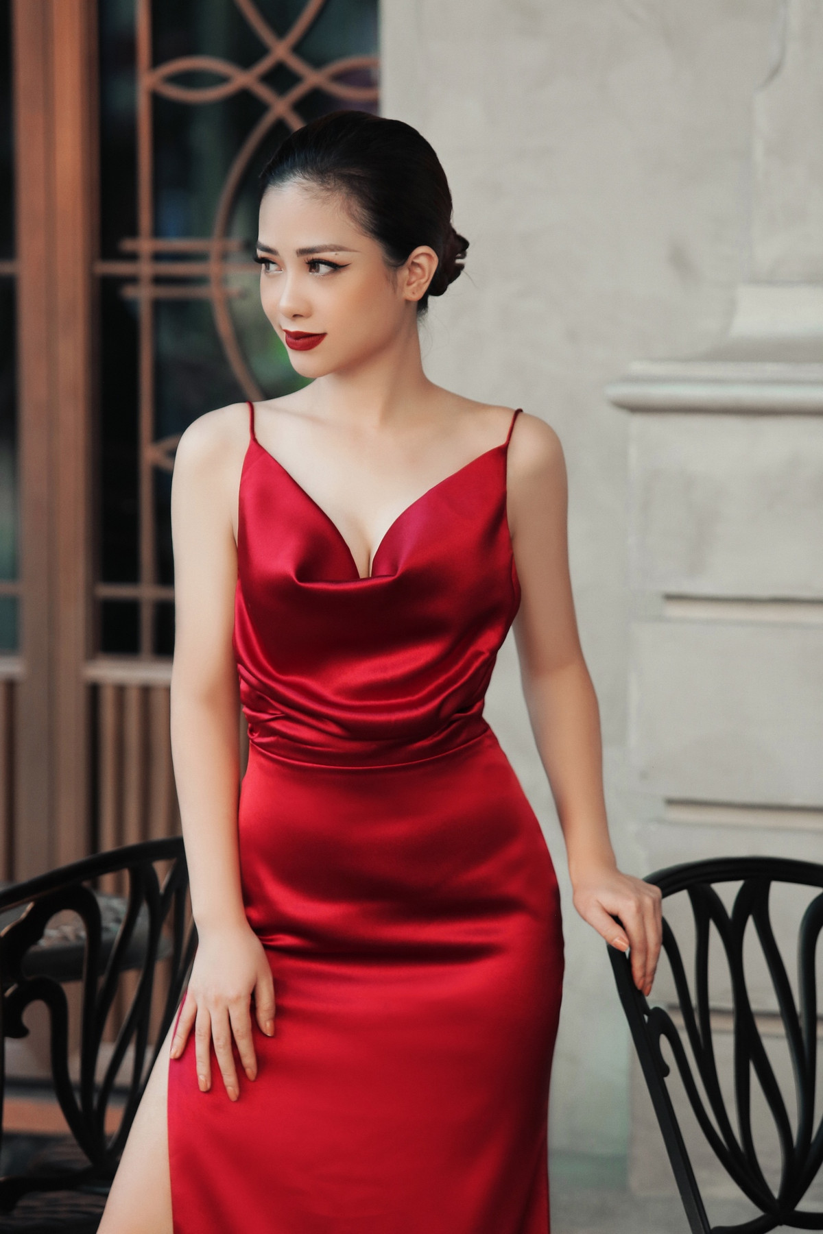 Ngoài ra, Dương Hoàng Yến cũng là một trong những đại diện của đoàn nghệ thuật Việt Nam sang Thụy Điển biểu diễn cho Nữ hoàng Thụy Điển và lễ trao giải Quyền trẻ em thế giới vào tháng 4/2010. Hiện tại, Dương Hoàng Yến là giảng viên có tiếng trong làng âm nhạc Việt.