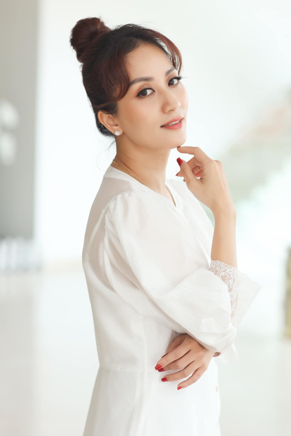 Khánh Thi là người đứng sau không ít thành công của học trò trong các cuộc thi. Mới đây, Phan Hiển đã giành HCV tại SEA Games 31 và không thể không kể đến sự giúp đỡ thầm lặng của bà xã Khánh Thi.