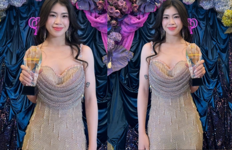 Thanh Nhã dù không trang điểm cầu kỳ, xoã tóc đơn giản nhưng vẫn rất xinh đẹp và tươi tắn.