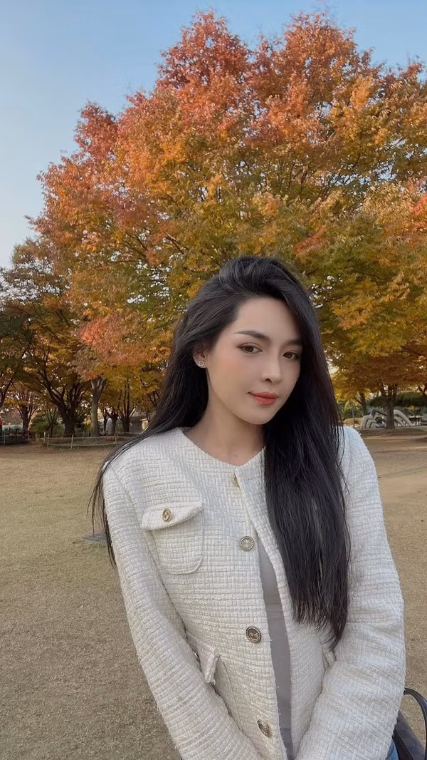 Từ ngày "lột xác" thành công, cuộc sống của Thanh Quỳnh cũng sang trang mới. Ngoài công việc chính là kinh doanh, cô nàng còn "bén duyên" cùng nghề làm mẫu.