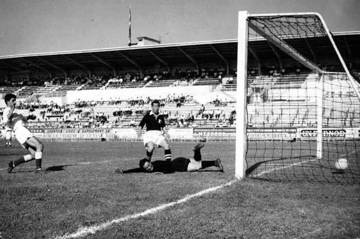 Kỳ World Cup 1954 tại Thụy Sĩ chứng kiến rất nhiều trận đấu kết thúc với tỷ số đậm. Trong đó, Thổ Nhĩ Kỳ đã hạ Hàn Quốc với 7 bàn không gỡ.