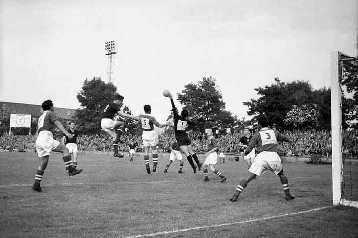Trong trận mở màn vòng bảng World Cup 1954, Hungary , thi đấu áp đảo và xuất sắc “vùi dập” Hàn Quốc với tỷ số 9-0.