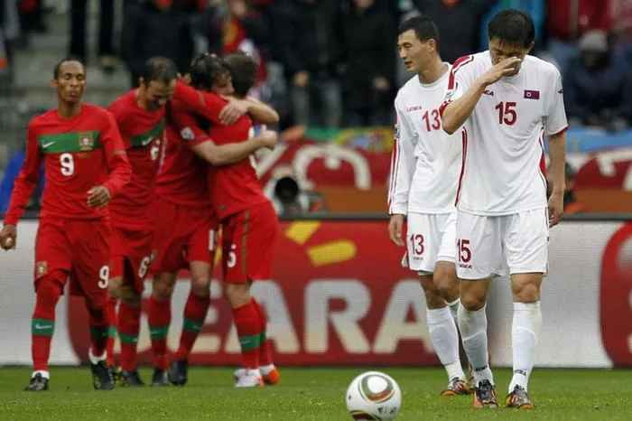 Sau khi bị Bờ Biển Ngà cầm hòa 0-0 ở trận ra quân tại bảng G World Cup 2010, Bồ Đào Nha đã vượt qua CHDCND Triều Tiên ở lượt trận thứ 2 với tỷ số 7-0. Tiago Mendes lập cú đúp, còn Raul Meireles, Simao Sabrosa, Hugo Almeida, Liedson và Cristiano Ronaldo cũng điền tên lên bảng điện tử.