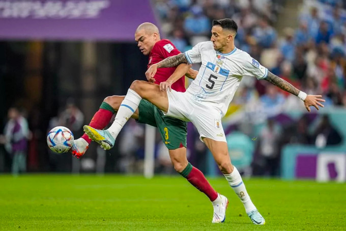 Bo Dao Nha 2-0 Uruguay: Bruno toa sang, 