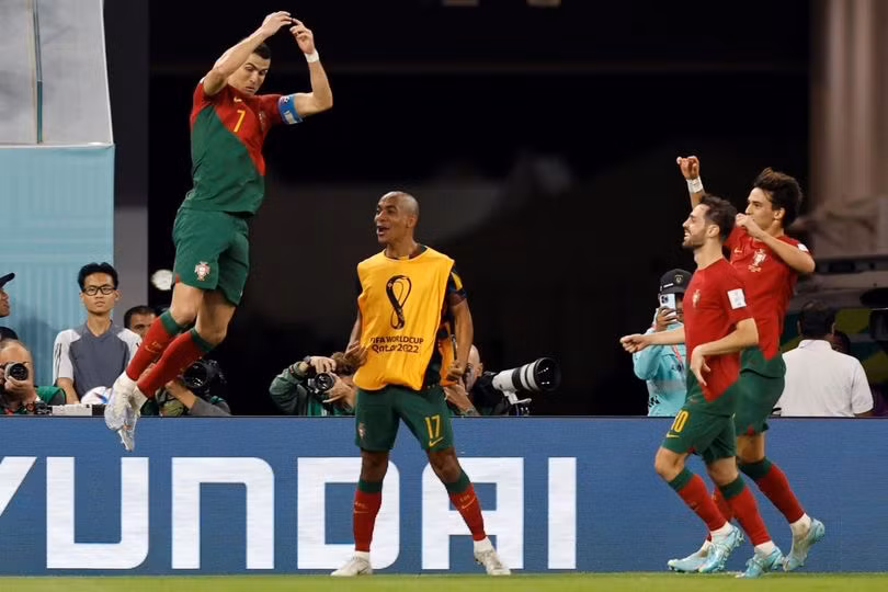 Bo Dao Nha 2-0 Uruguay: Bruno toa sang, 