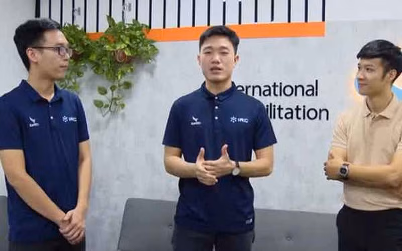 "Và em chắc chắn không có gì tồi tệ hơn việc mình có đam mê mà khả năng thực hiện đam mê đó không còn nữa" - Khi nói đến đây Xuân Trường không khỏi xúc động, phải xin lỗi mọi người.