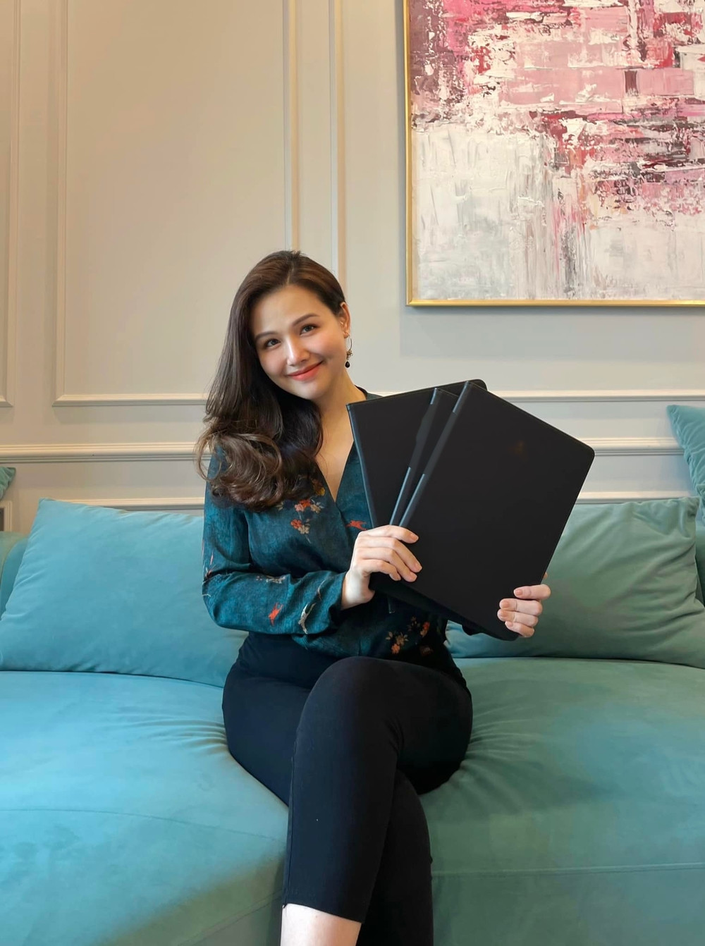 Và đến tháng 10 năm ngoái, cựu hot girl tiếp tục sinh thêm một quý tử, đặt tên ở nhà là Sake.