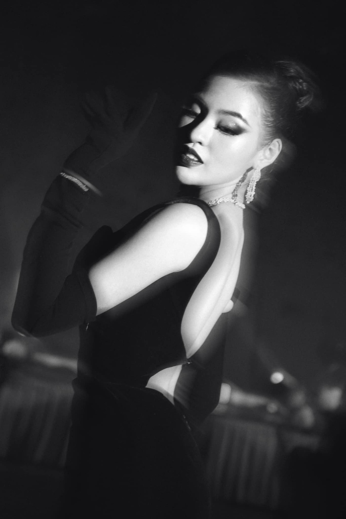 Từng được biết đến với những clip "thả thính" bằng thơ triệu view trên mạng, từ đó Trần Thanh Tâm trở thành cái tên được nhiều nhãn hàng quảng cáo lựa chọn cũng như nhận được nhiều sự quan tâm đặc biệt của khán giả, cả mặt tích cực lẫn tiêu cực.